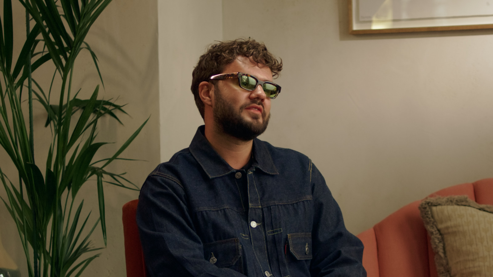 The Localist, commercial directed by Damola Oladapo for The Hoxton Hotel. Colour grade by Anibal Castaño, Grade by Humans (still 1)