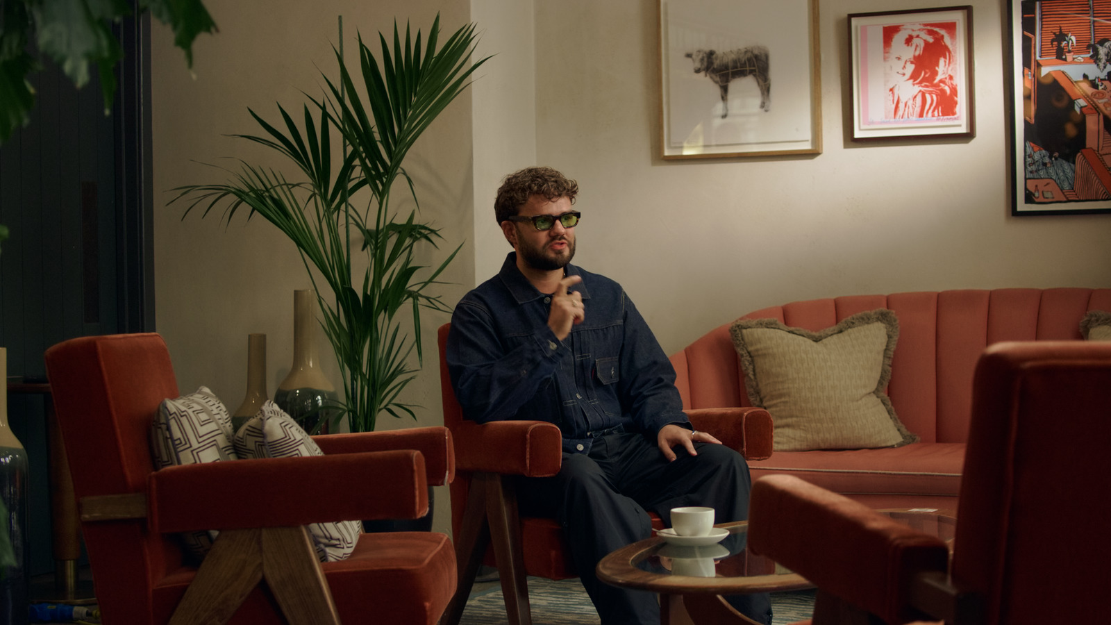 The Localist, commercial directed by Damola Oladapo for The Hoxton Hotel. Colour grade by Anibal Castaño, Grade by Humans (still 12)