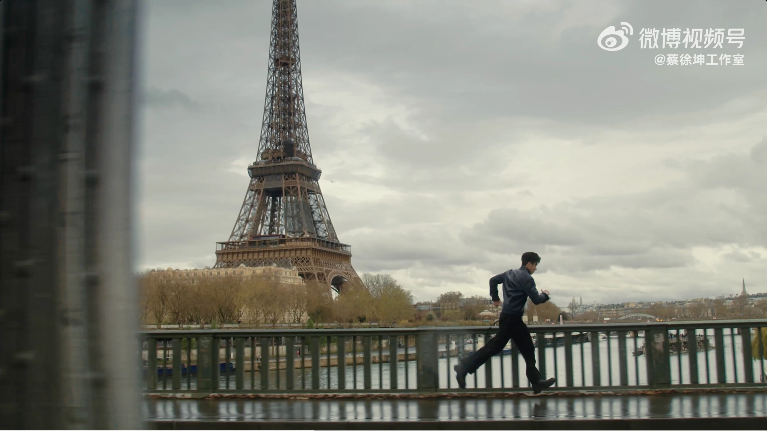 Meet Me In Paris for TAG Heuer and GQ China. Camera Operator / 1st AC: Anibal Castaño, still 14
