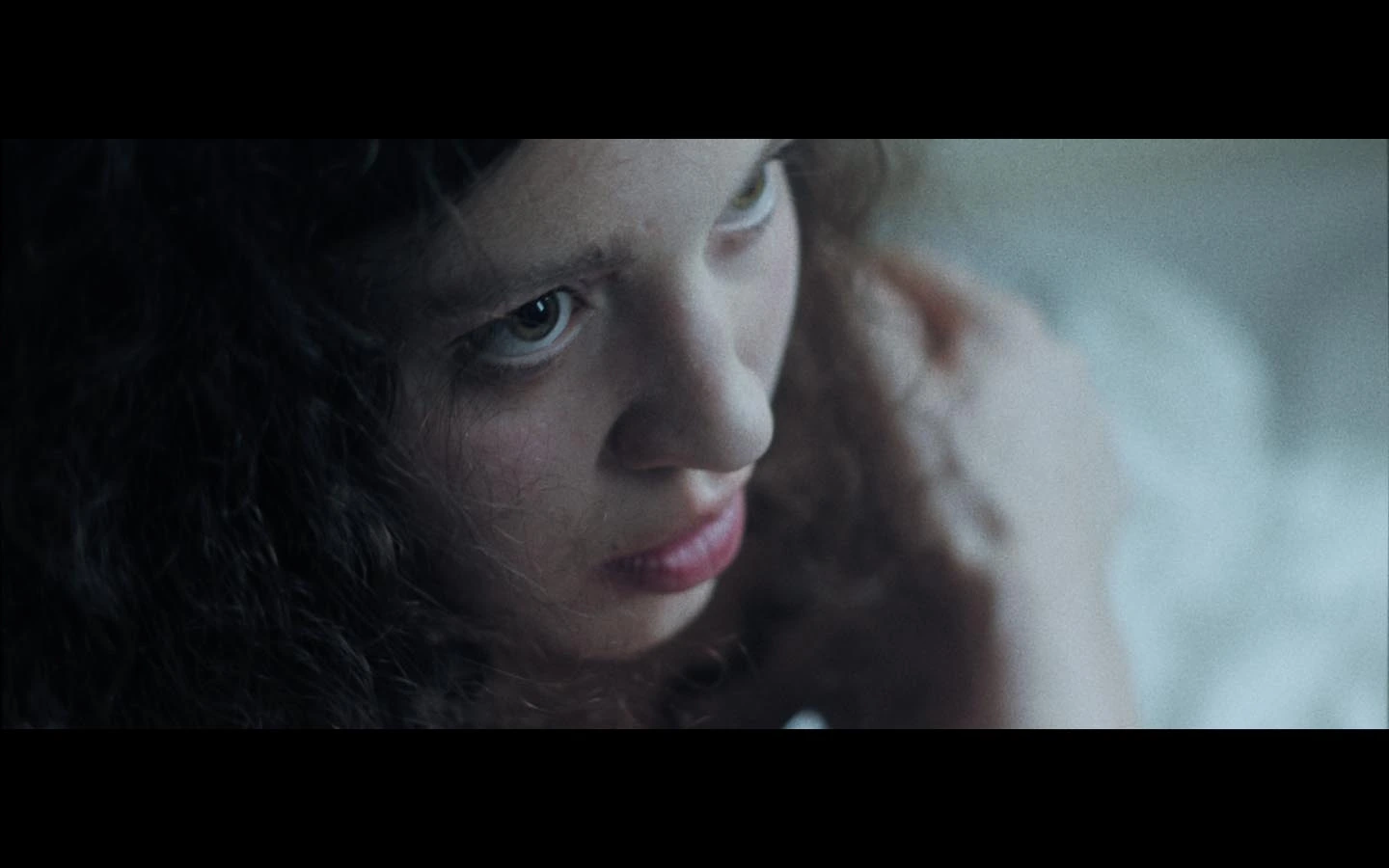 Oh Phelia, What Have You Done, short film directed by Ananda Siml. Cinematography by Anibal Castaño, still 29
