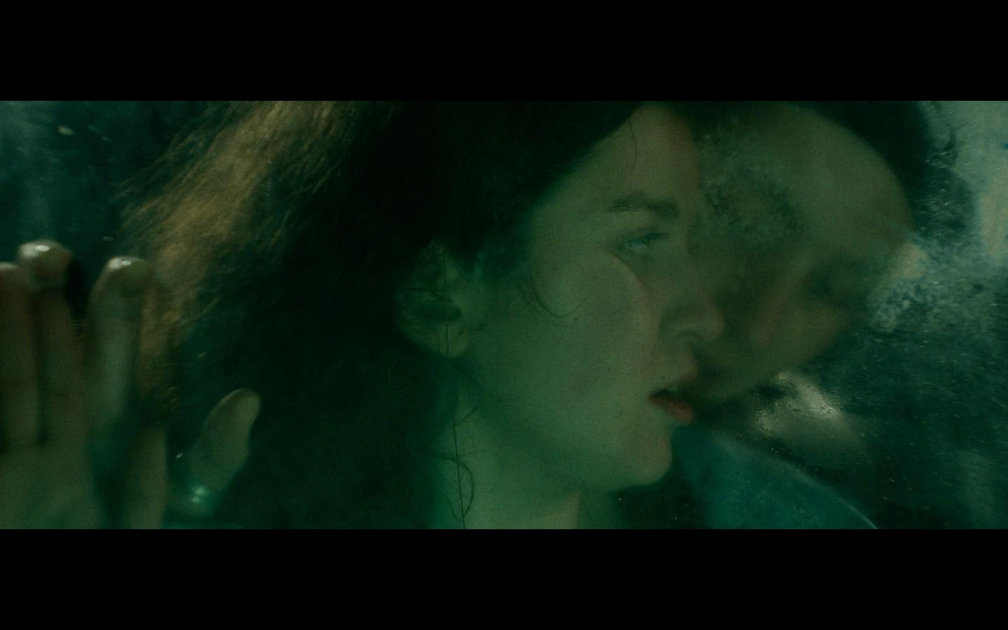 Oh Phelia, What Have You Done, short film directed by Ananda Siml. Cinematography by Anibal Castaño, still 14